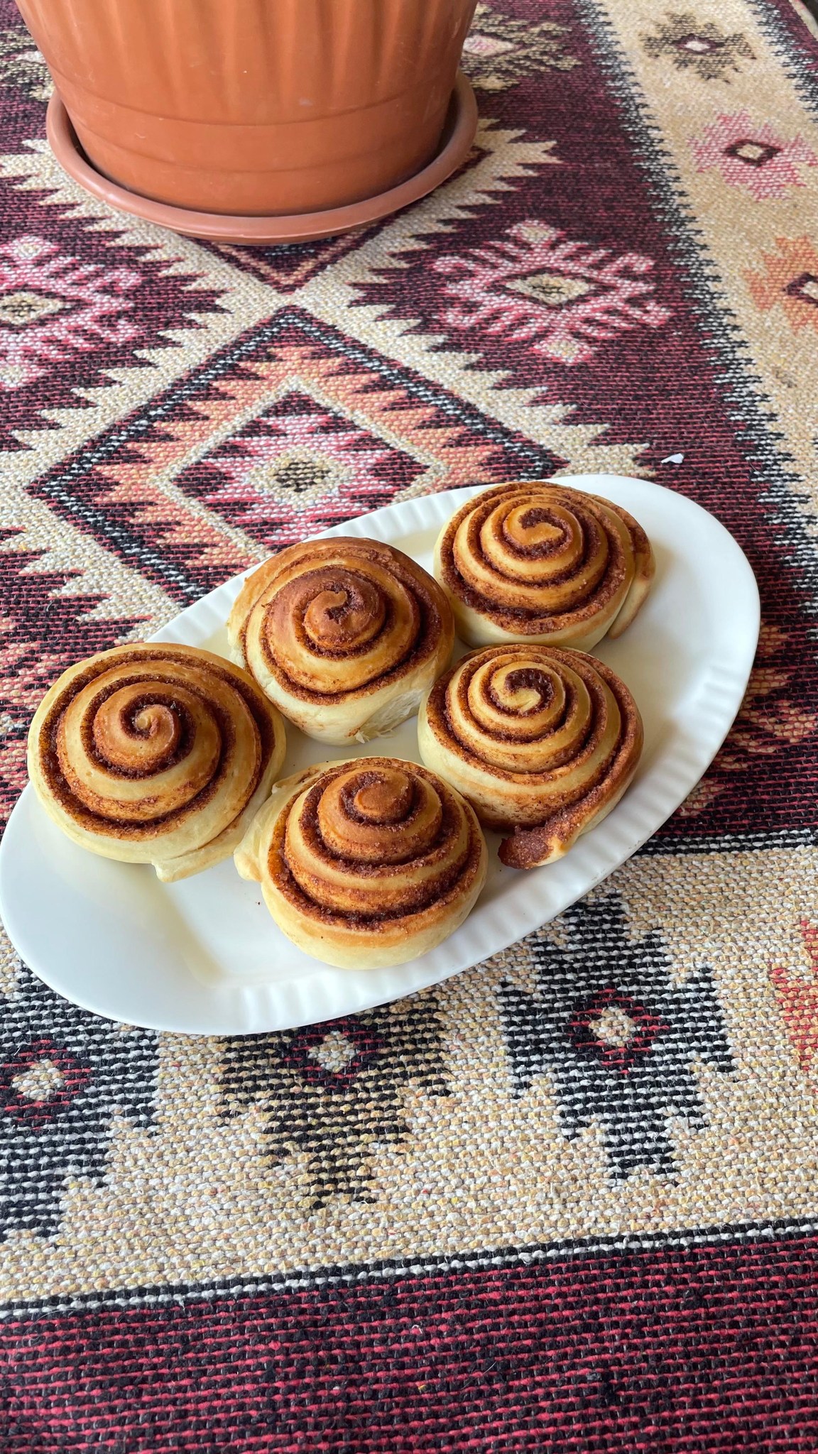 السينابون (لفائف القرفة) السينابون (لفائف القرفة)